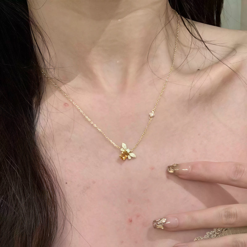 Delicate Bee Citrine Necklace – Wealth Attraction & Sweet Career