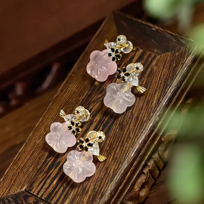 How to Identify Natural Crystal Jewelry