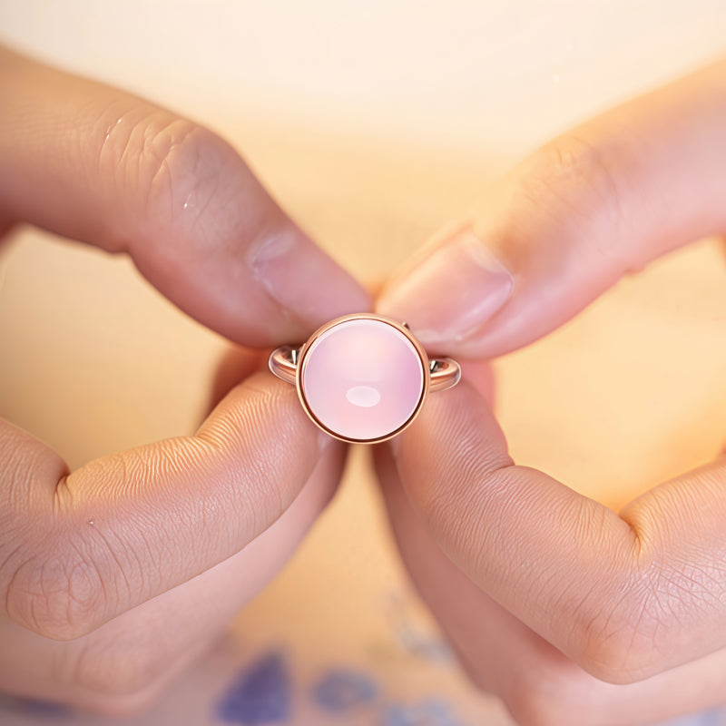 Bague en cristal d'énergie d'amour délicate en quartz rose