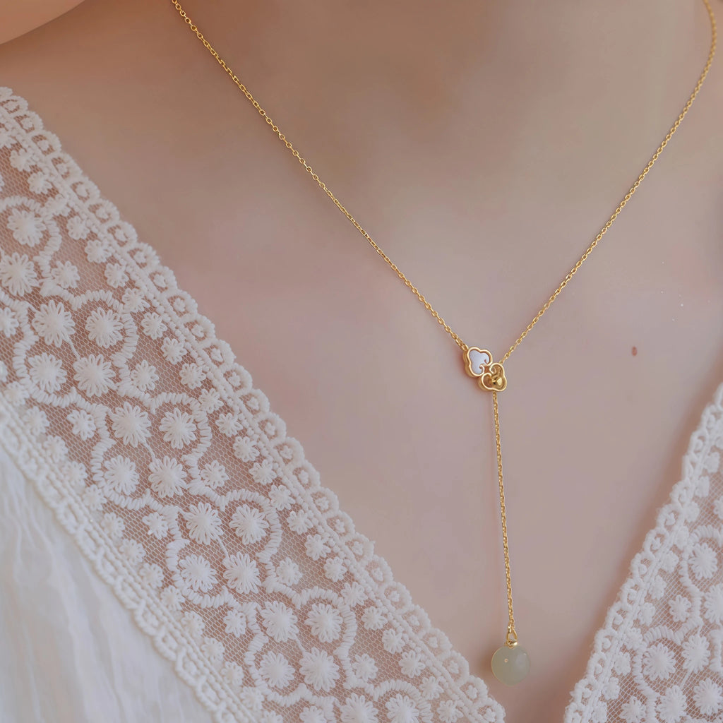 Collier à ajustement facile en quartz clair - Pureté intérieure et expression claire