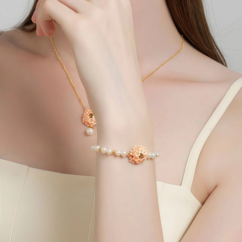 Bracelet perlé Fleur de cerisier Bracelet en émail grappe de fleurs Luxe léger