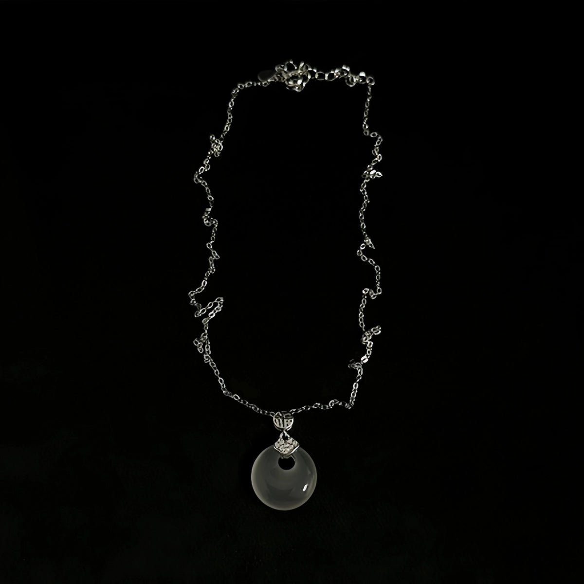 Collier à ajustement facile en quartz clair - Pureté intérieure et expression claire