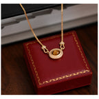 Collier en pierre œil de tigre naturelle — Fermoir à bouton texturé romain vintage
