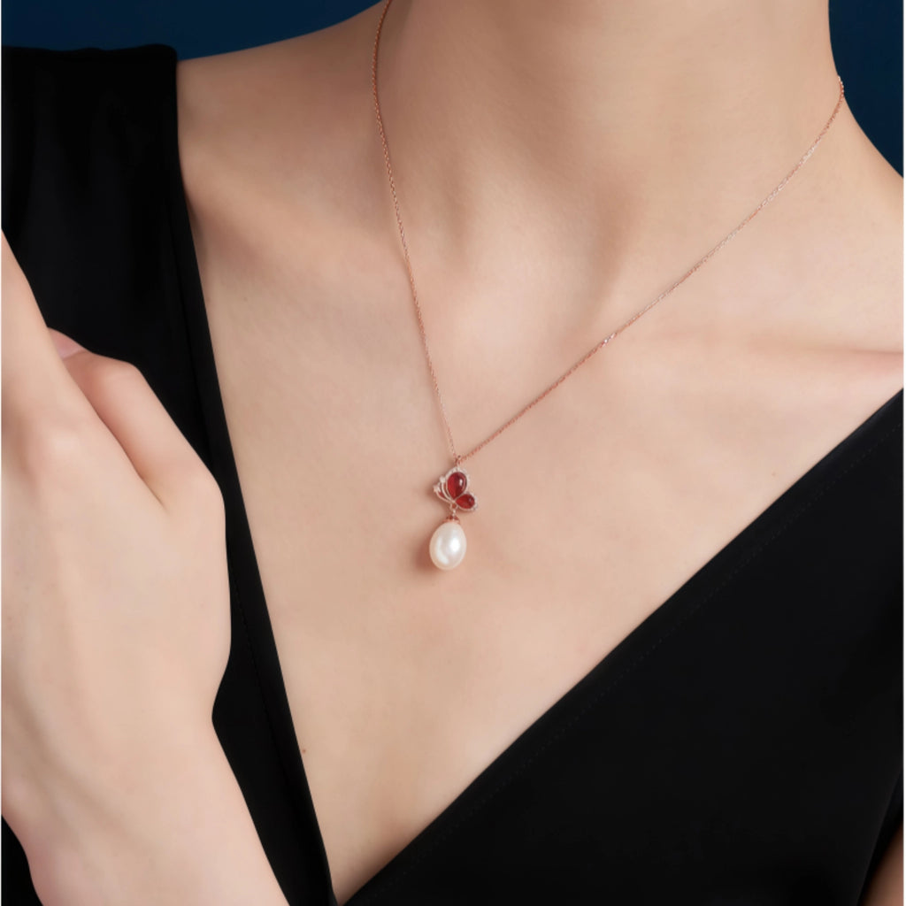 Collier en cristal de quartz clair Pendentif facetté irrégulier