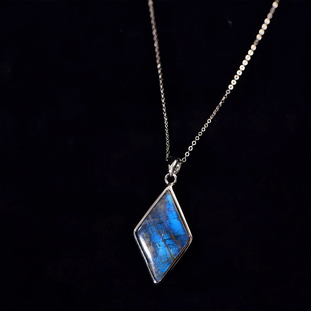 Pendentif Trèfle à quatre feuilles bleu en cristal naturel – Cadeau porte-bonheur pour elle / Maman