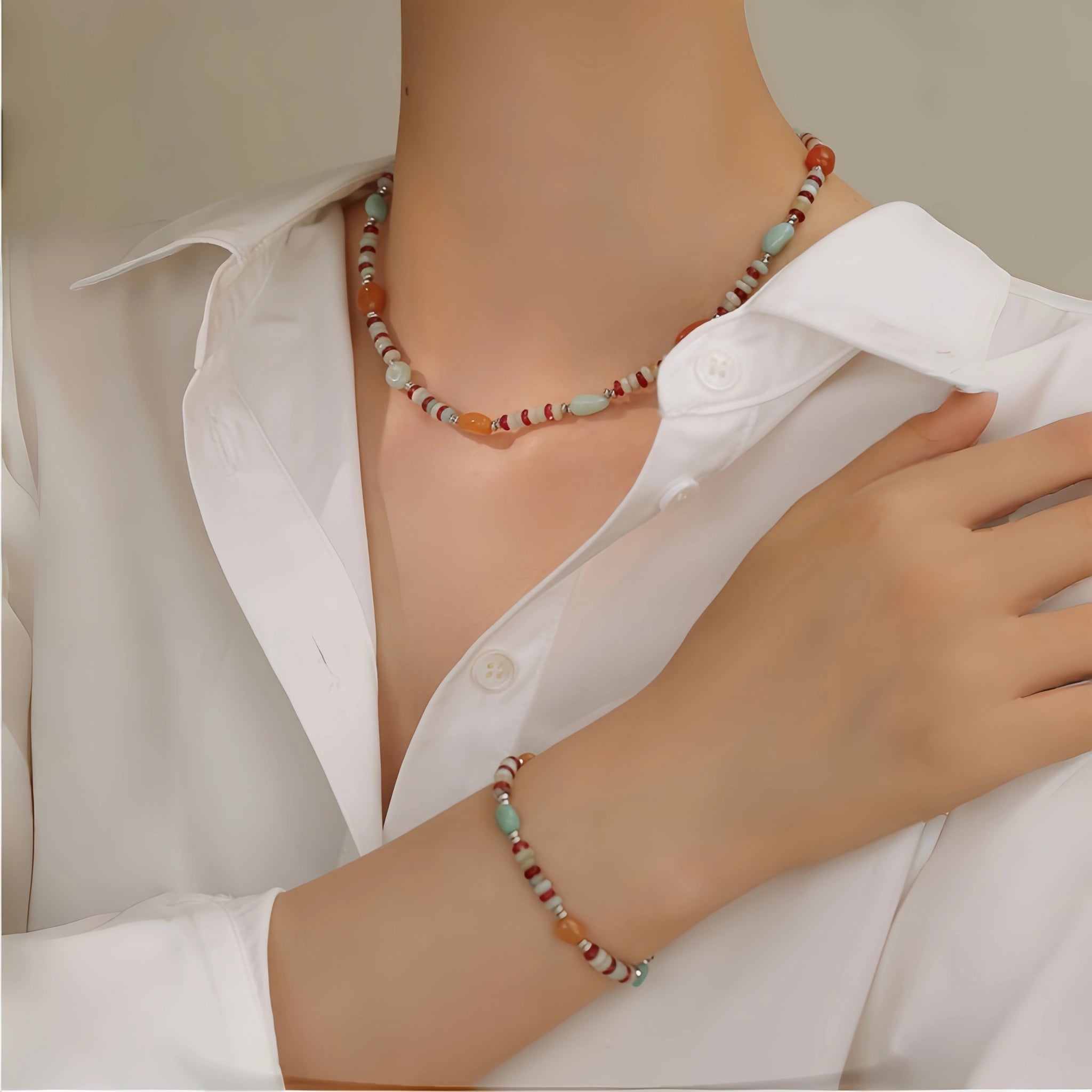 Collier en cristal de quartz clair Pendentif facetté irrégulier
