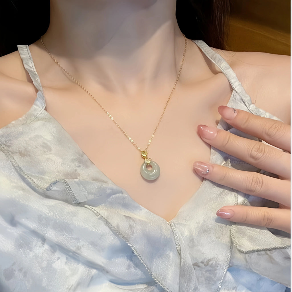 Collier à ajustement facile en quartz clair - Pureté intérieure et expression claire