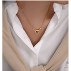 Collier en pierre œil de tigre naturelle — Fermoir à bouton texturé romain vintage