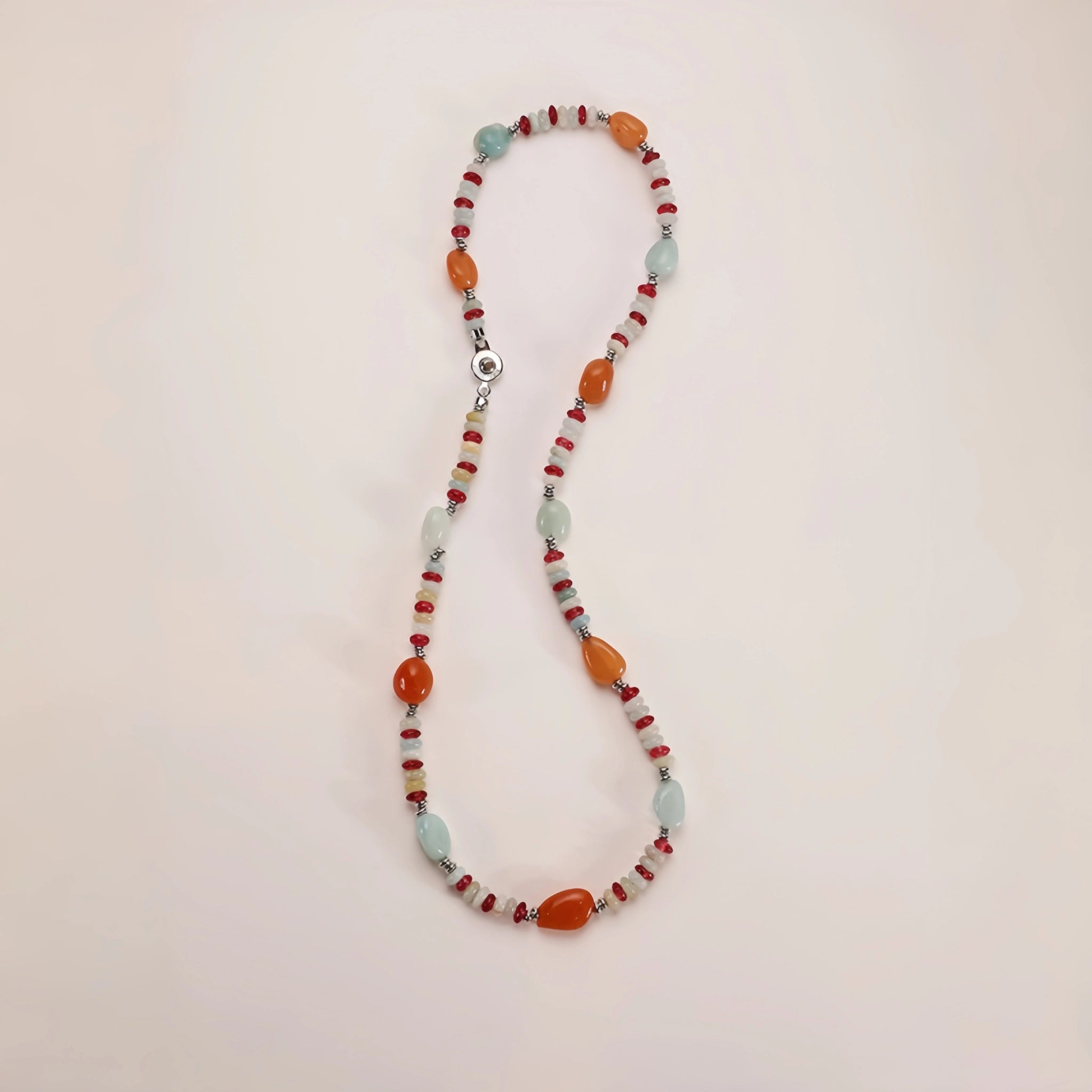 Collier en cristal de quartz clair Pendentif facetté irrégulier