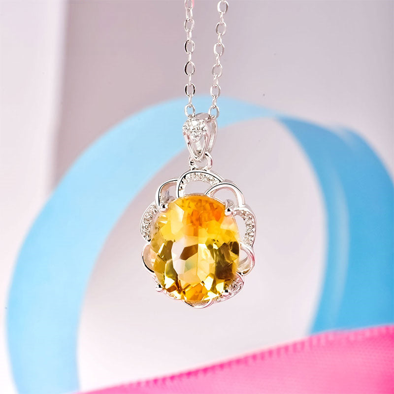 Collier en cristal naturel « Murmure de fleur »