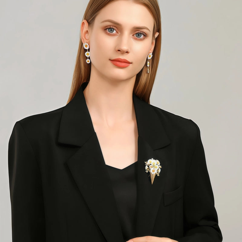 Boucles d'oreilles Marguerite émaillées, Boucles d'oreilles de luxe légères faites à la main