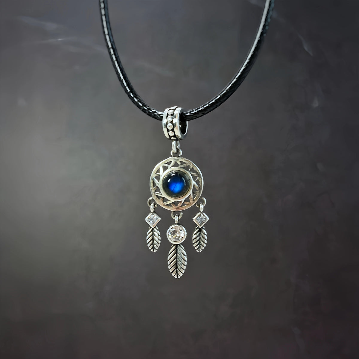 Pendentif Trèfle à quatre feuilles bleu en cristal naturel – Cadeau porte-bonheur pour elle / Maman
