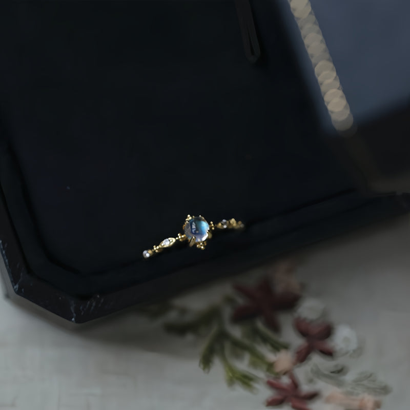 Bague Pierre de Lune Bleue Dreamland – Intuition Douce, Protection Féminine