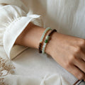 Bracelet en jade de Hetian naturel et bois de santal – Ancre l'esprit, purifie l'aura, attire la paix