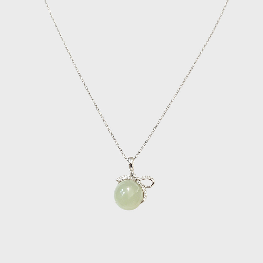 Hetian Jade Bow Necklace – Gentle Virtue, Wealth Protection