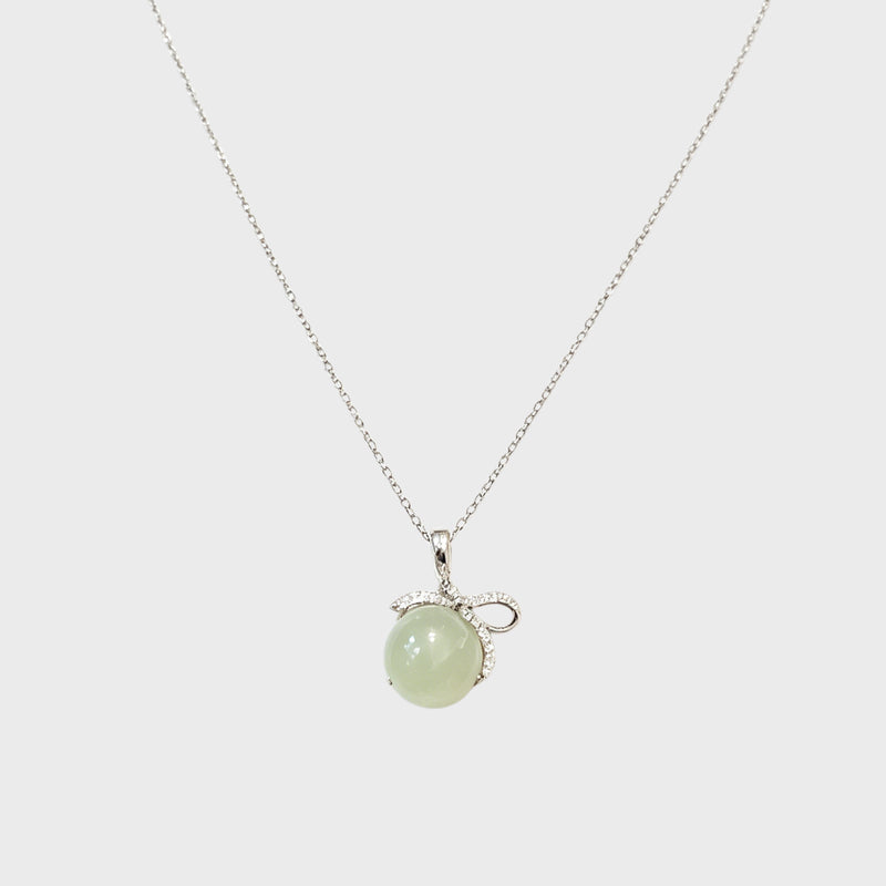 Hetian Jade Bow Necklace – Gentle Virtue, Wealth Protection