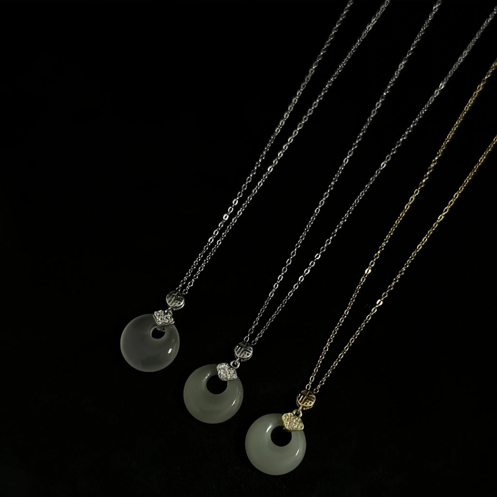Collier à ajustement facile en quartz clair - Pureté intérieure et expression claire