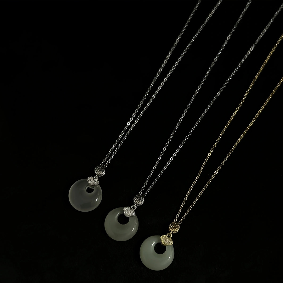Collier à ajustement facile en quartz clair - Pureté intérieure et expression claire