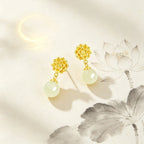 Boucles d'oreilles en jade Hetian Lotus « Good Things Ahead » – Soyez le gardien fleuri de Maman