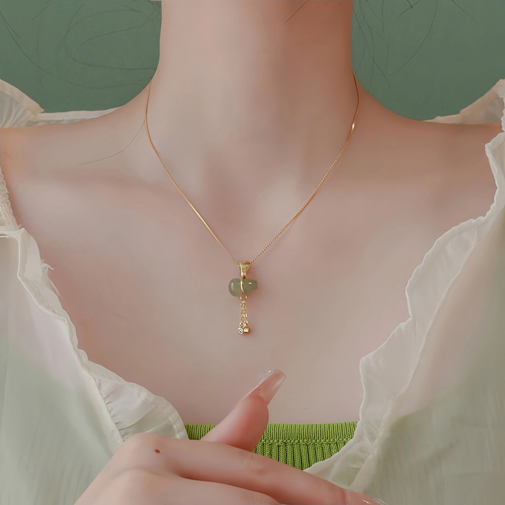Collier à ajustement facile en quartz clair - Pureté intérieure et expression claire
