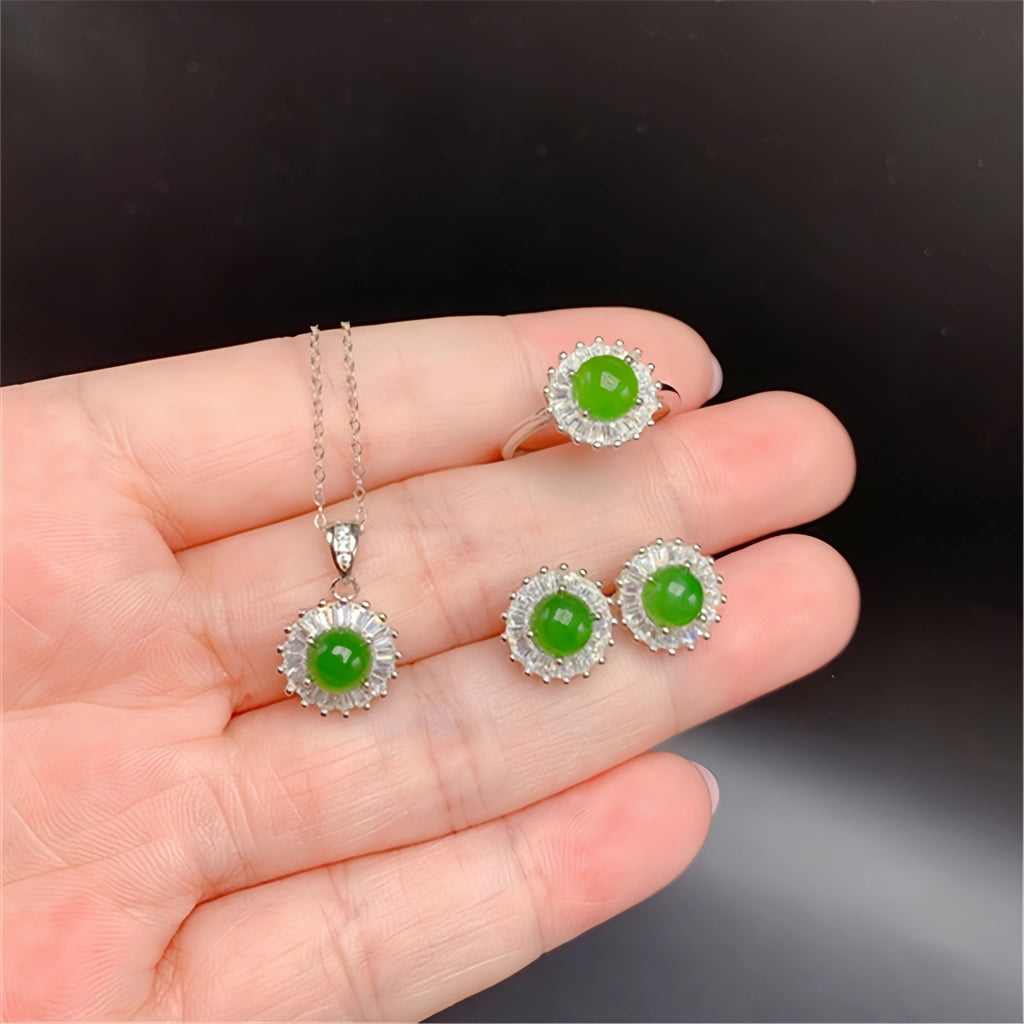 Collier en cristal de quartz clair Pendentif facetté irrégulier