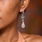 Boucles d'oreilles pendantes Lotus Rebirth en jade blanc