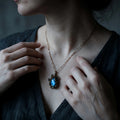 Pendentif Trèfle à quatre feuilles bleu en cristal naturel – Cadeau porte-bonheur pour elle / Maman