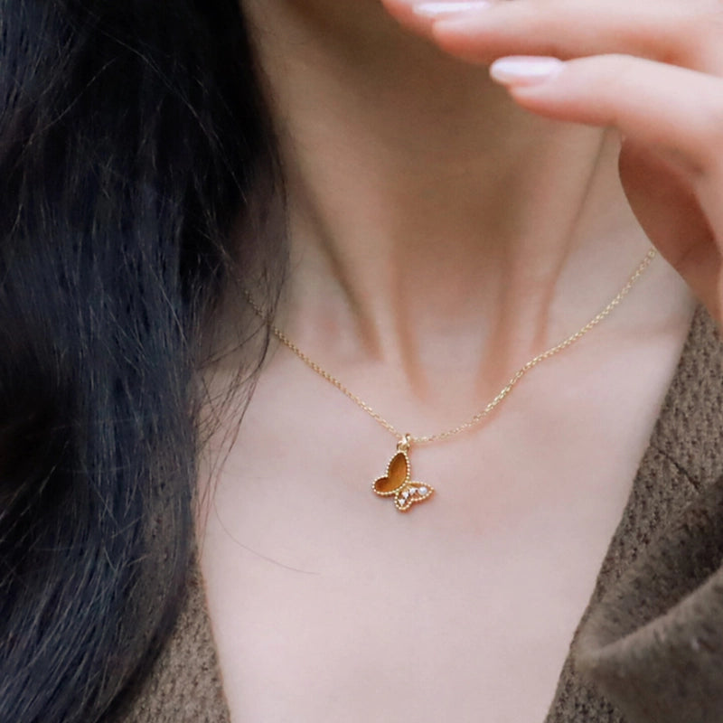 Collier Papillon en Œil de Tigre - Liberté et Succès