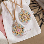 Collier Lotus Guochao Émail Double Poisson – Cadeau Oriental