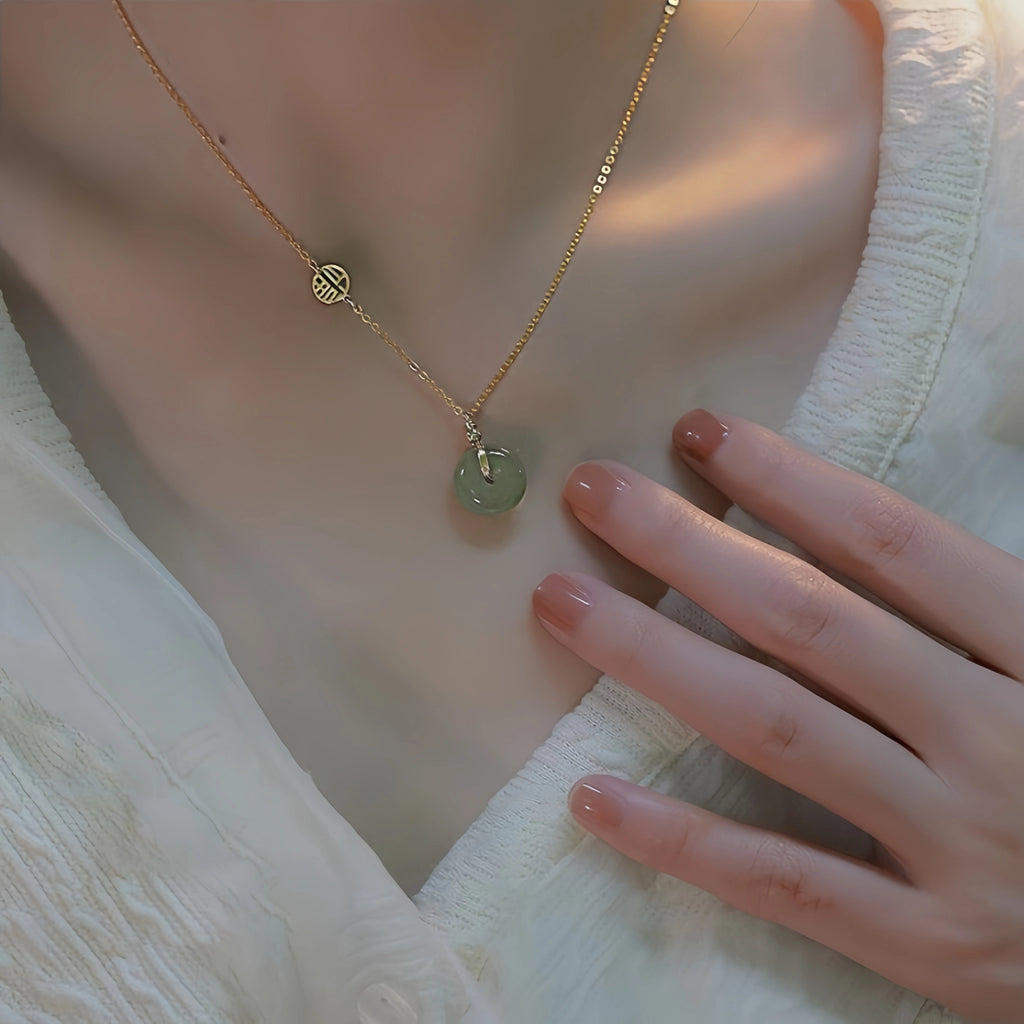 Collier à ajustement facile en quartz clair - Pureté intérieure et expression claire