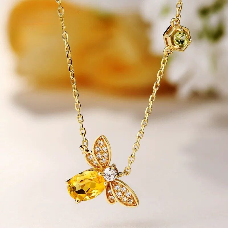 Collier Abeille Délicate en Citrine – Attraction de la Richesse & Douce Carrière