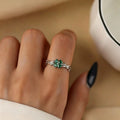 Bague porte-bonheur trèfle à quatre feuilles verte — Envoyez de la chance à votre petite amie