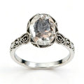 Bague classique en cristal clair naturel motif rose