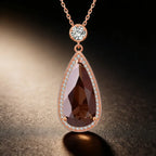 Collier en cristal naturel enraciné