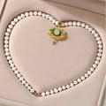 Collier Lotus Perles d'Eau Douce – Cadeau Attentionné pour Maman et Aînée