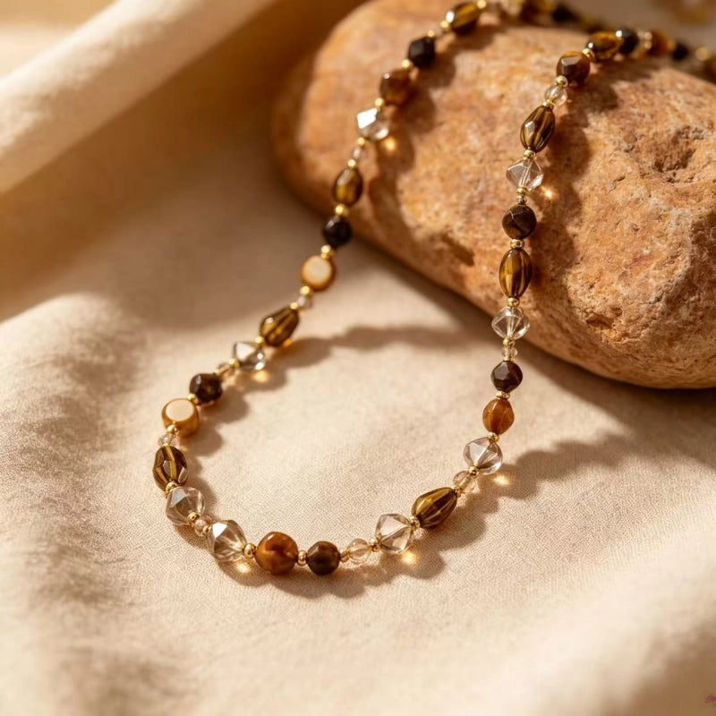 Collier en pierre naturelle œil de tigre, Clavicule irrégulière ton terre Maillard