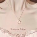 Collier Fleur de Cerisier Rose avec Chaîne de Clavicule Premium en Argent Pur Rotative