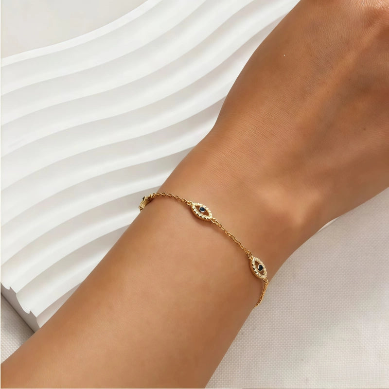 Bracelet délicat œil porte-bonheur en or