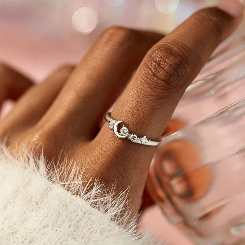Bague Étoile Lune – Portez Votre Fortune Sous le Ciel