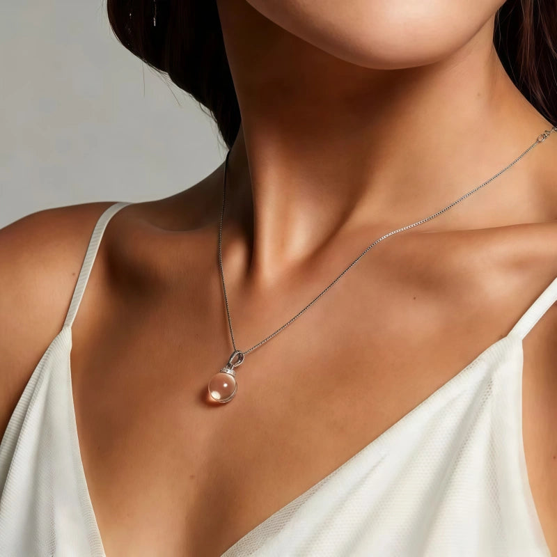 Natural White Crystal Necklace, Elegant and Luxurious Women's Collarbone Chain