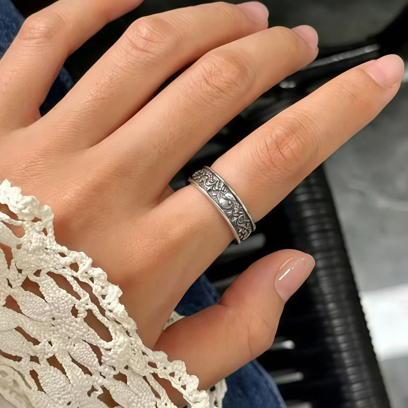 Bague en améthyste naturelle irrégulière – Calme l'esprit, approfondit l'intuition, attire la paix