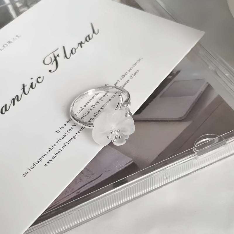 Bague ouverte en quartz clair Fleur de prunier