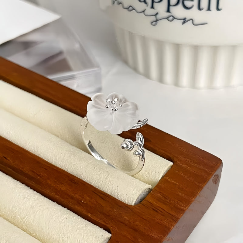 Bague ouverte en quartz clair Fleur de prunier
