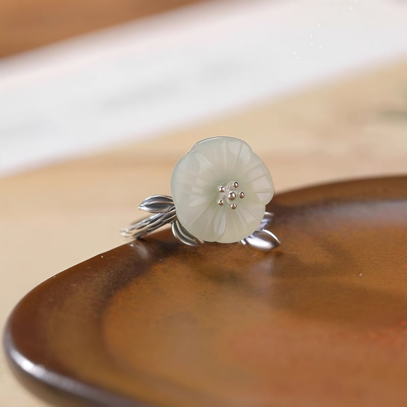 Blossom Hetian Jade Ring – Soft Luck, Quiet Guard