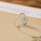 Bague Fleur de Jade Hetian – Douce Chance, Garde Discrète