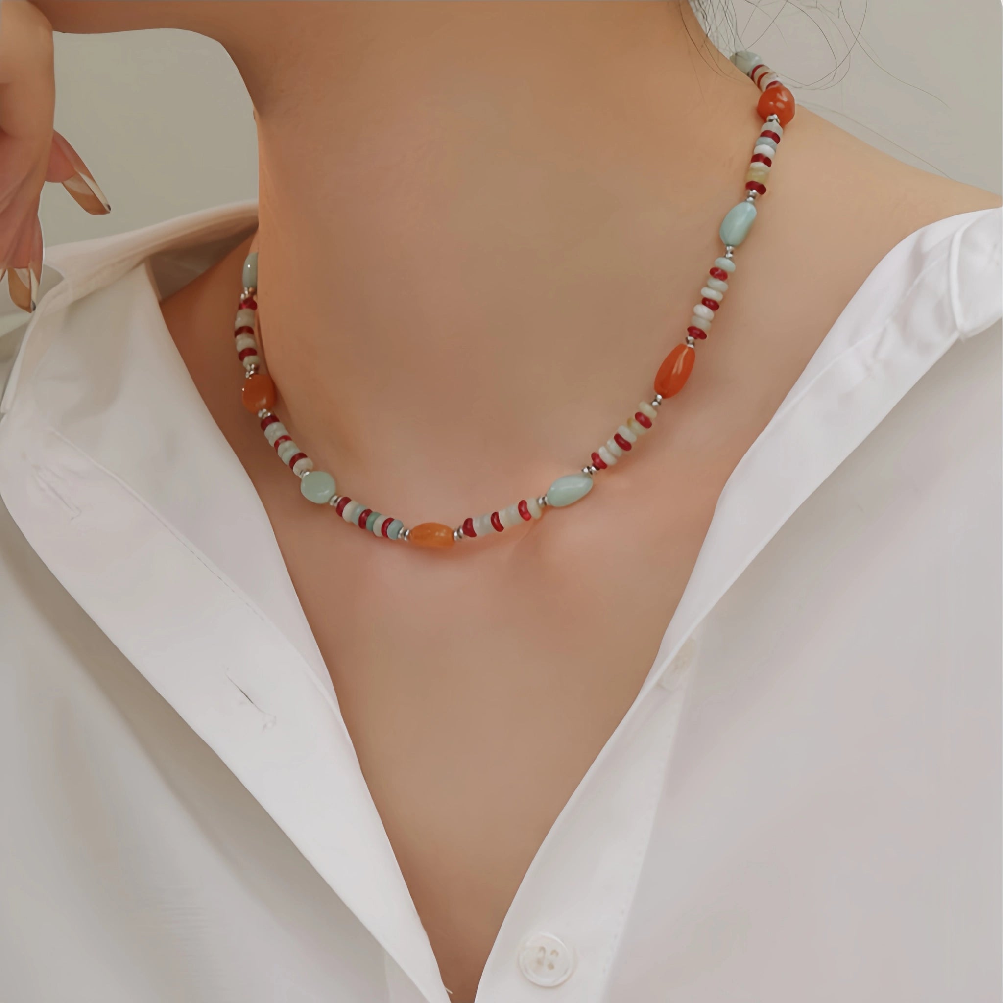 Collier en cristal de quartz clair Pendentif facetté irrégulier
