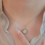 Collier en cristal de quartz clair Pendentif facetté irrégulier