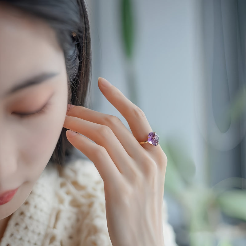 Bague en améthyste naturelle irrégulière – Calme l'esprit, approfondit l'intuition, attire la paix