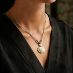 Collier pendentif Lotus sculpté en jade naturel de Hetian — Un cadeau attentionné pour elle