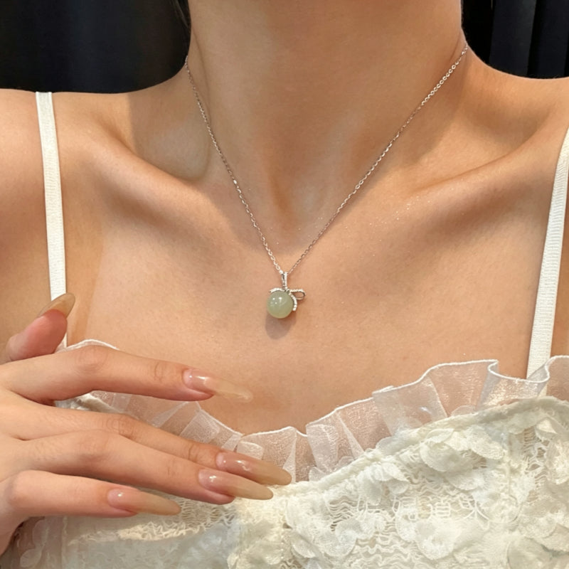 Hetian Jade Bow Necklace – Gentle Virtue, Wealth Protection